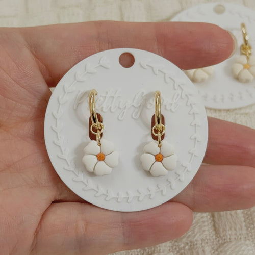 Heart Petal Daisy Huggie Earrings 18K Gold Plated Mini Floral Drop Cute Minimalist Flower Earrings Handmade
